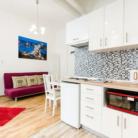 Apartment Centre Style