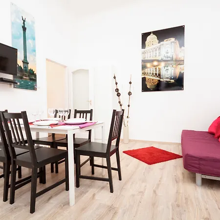 Centre Style Apartment